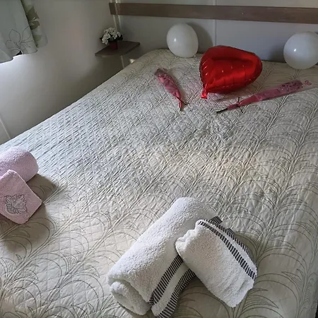 3 Bedrooms With Shared Pool 度假居 *