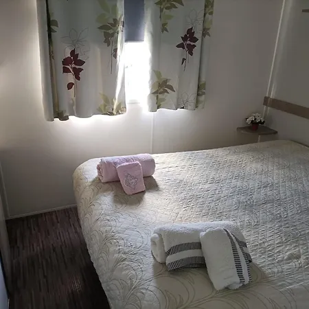 3 Bedrooms With Shared Pool Дом отдыха