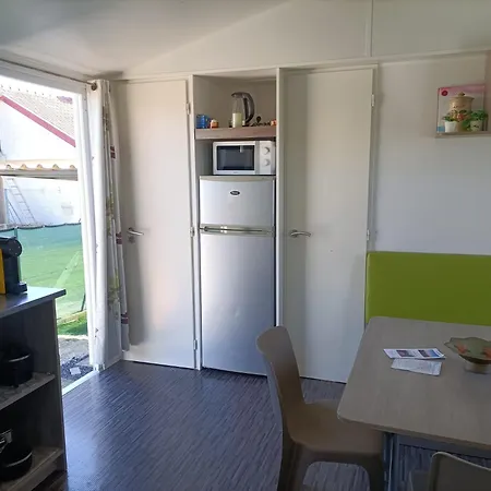 3 Bedrooms With Shared Pool *
