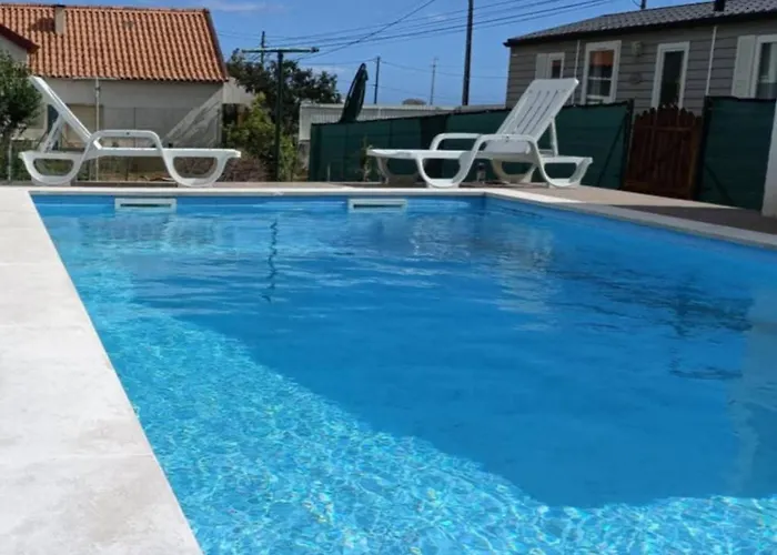 3 Bedrooms With Shared Pool *