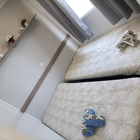 3 Bedrooms With Shared Pool Hébergement de vacances *